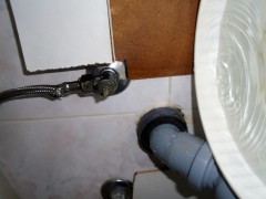 Ni jedan ventil u stanu ne zatvara vodu